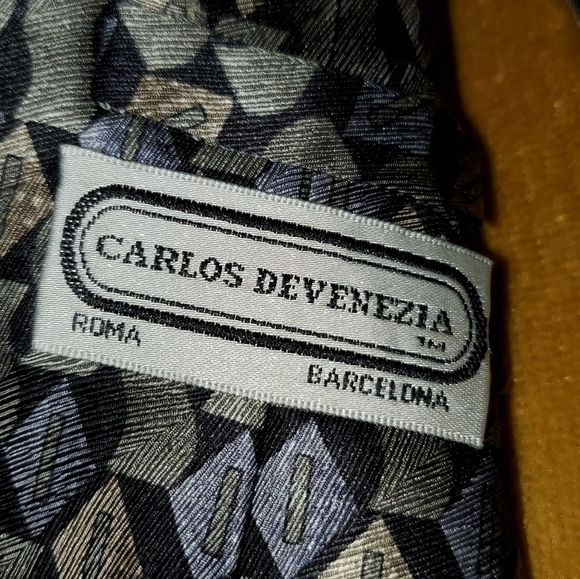 New Multicolored Patterned Tie - Picture 5 of 6